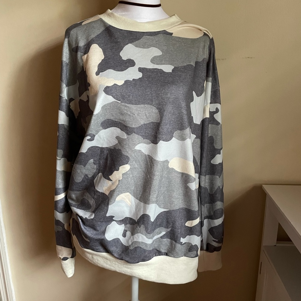 Camo light sweatshirt